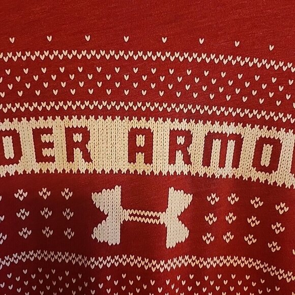 Size Small Under Armour Red Holiday T-Shirt Short Sleeve - Picture 3 of 7